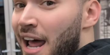 By LOU WOP, CC BY 3.0, Link