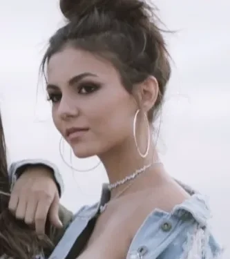 Victoria Justice: Schauspielerin, Sängerin und Songwriterin mit einem Vermögen von 12-15 Millionen Dollar