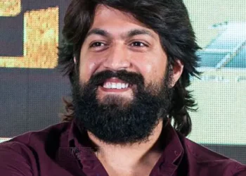 Yash bei einer Pressekonferenz in Chennai