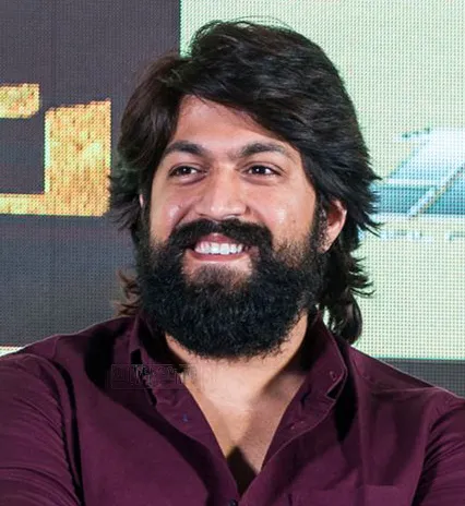 Yash bei einer Pressekonferenz in Chennai