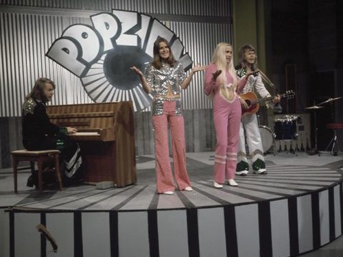 ABBA bei einem Fernsehauftritt 1973 mit Agnetha Fältskog, Anni-Frid Lyngstad, Björn Ulvaeus und Benny Andersson – Grundlage für das heutige ABBA Vermögen