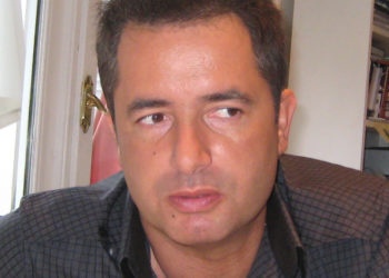 Acun Ilıcalı Von Serkan Yakın and https://www.sekoloji.com/detay/, CC BY-SA 3.0, Link