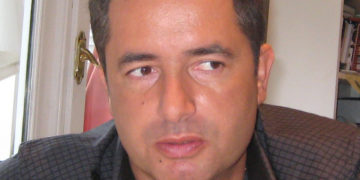 Acun Ilıcalı Von Serkan Yakın and https://www.sekoloji.com/detay/, CC BY-SA 3.0, Link