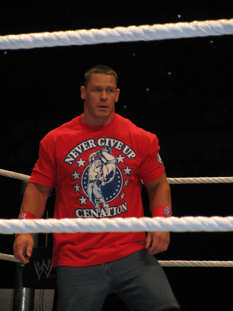 John_Cena_in_einem_WWE_Ring