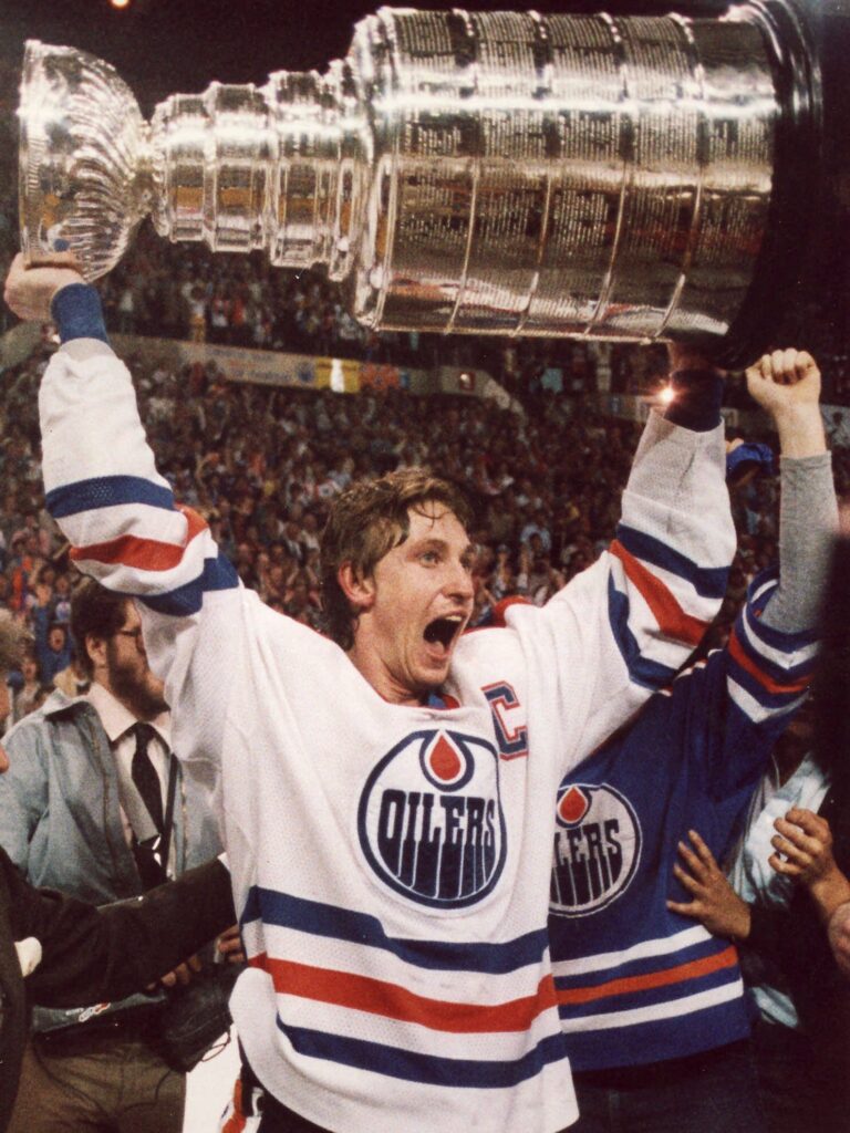 Wayne Gretzky mit dem Stanley Cup (Quelle: IndyStar)