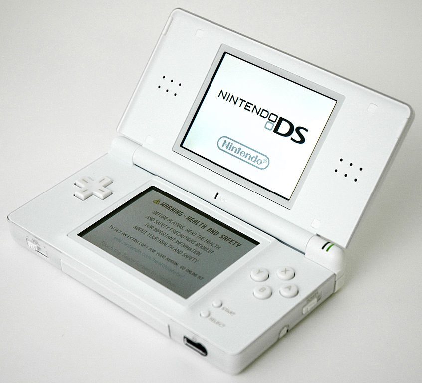 Nintendo_DS_Lite