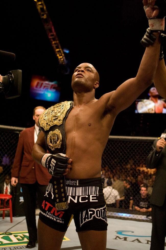 Anderson-Silva-Sieger-Mittelgewichts-Meisterschaft-in-UFC