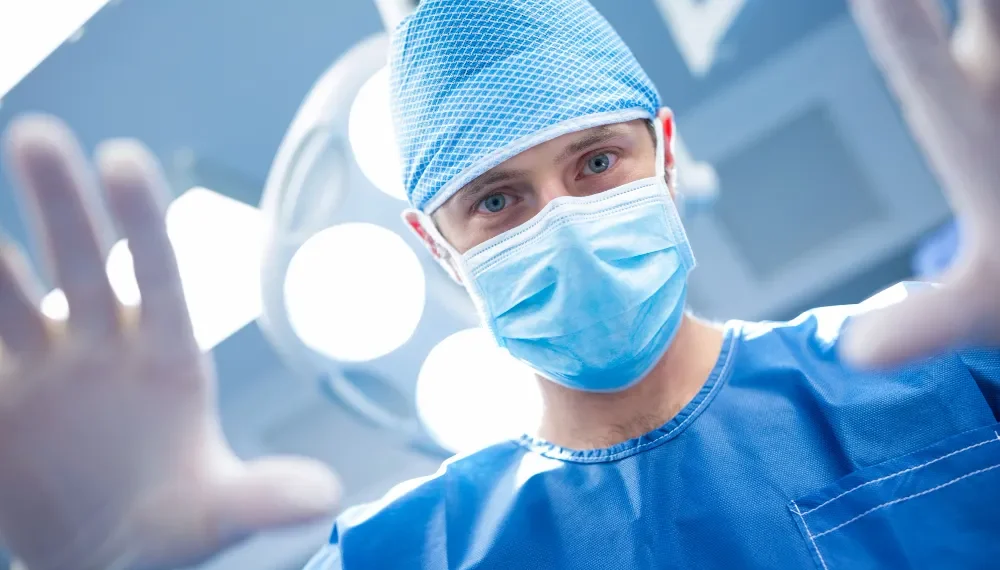 Chirurg Gehalt 2026: Zwischen 78.000 und über 250.000 Euro jährlich (je nach Position und Spezialisierung)