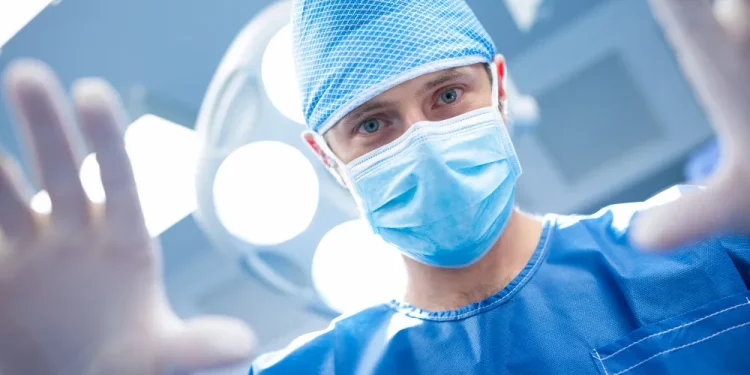 Chirurg Gehalt 2026: Zwischen 78.000 und über 250.000 Euro jährlich (je nach Position und Spezialisierung)