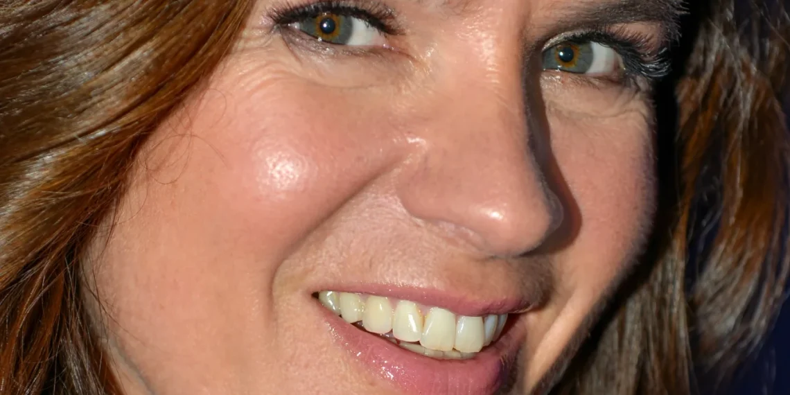 Katarina Witt, 2014 Ralf Roletschek - Diese Datei wurde von diesem Werk abgeleitet: 14-01-10-tbh-260-katarina-witt.jpg Geburtstagsempfang Thomas Bach in Tauberbischofsheim CC BY 3.0 Datei:14-01-10-tbh-260-katarina-witt-edit-rillke.jpg Erstellt: 10. Januar 2014 Hochgeladen: 18. April 2014