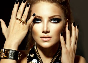 Schmuck für das Styling aus