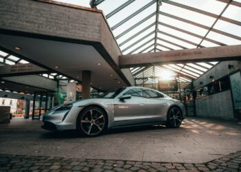 Reich werden im Internet - Strategien genau geprüft