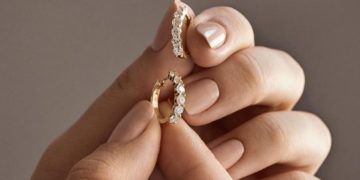 Klassische Diamant Ohrringe: Minimalistisch und stilvoll im Beruf