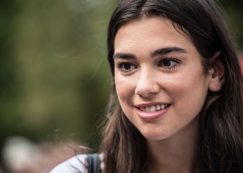 Dua Lipa Vermögen: Der Aufstieg einer Pop-Ikone 2025