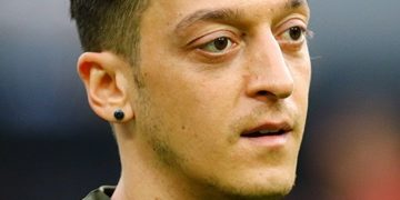 Mesut Özil: Vermögen und Karriere des Fußballstars 2025