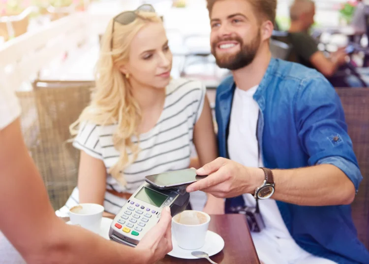 Trinkgeld bei Kartenzahlung im Café mit EC-Karte