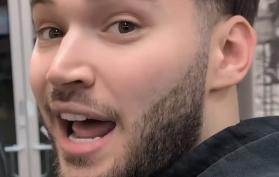 By LOU WOP, CC BY 3.0, Link