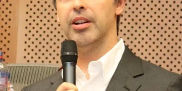Larry Page spricht im Europäischen Parlament