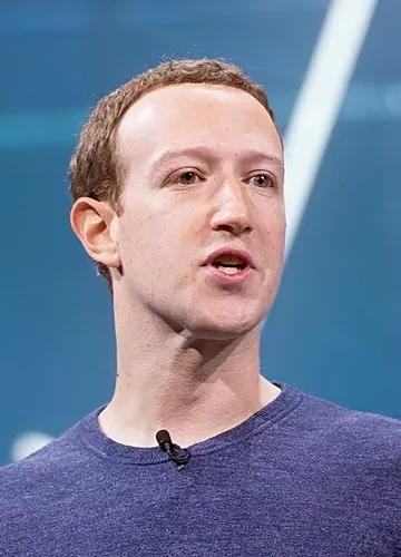 Mark Zuckerberg auf einer Bühne, spricht in ein Mikrofon