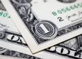 US-Dollar-Scheine als Symbol für Reichtum und Milliardenvermögen der reichsten Menschen der Welt