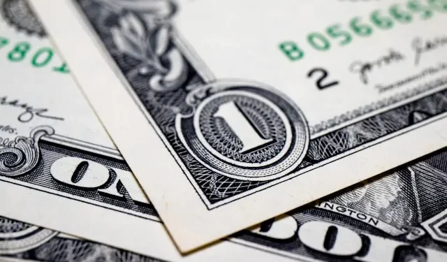 US-Dollar-Scheine als Symbol für Reichtum und Milliardenvermögen der reichsten Menschen der Welt